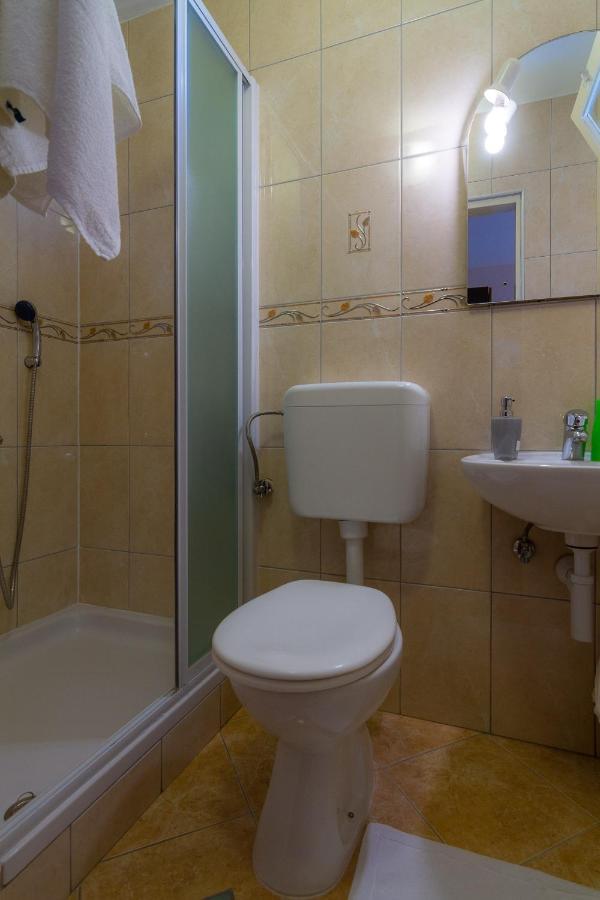 Apartman Haus Maja Banjol Extérieur photo