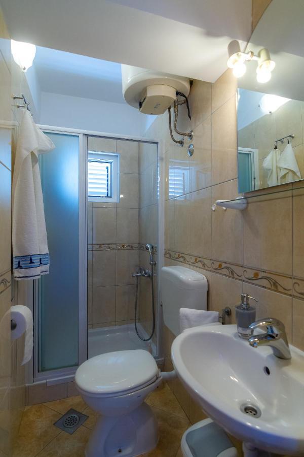 Apartman Haus Maja Banjol Extérieur photo