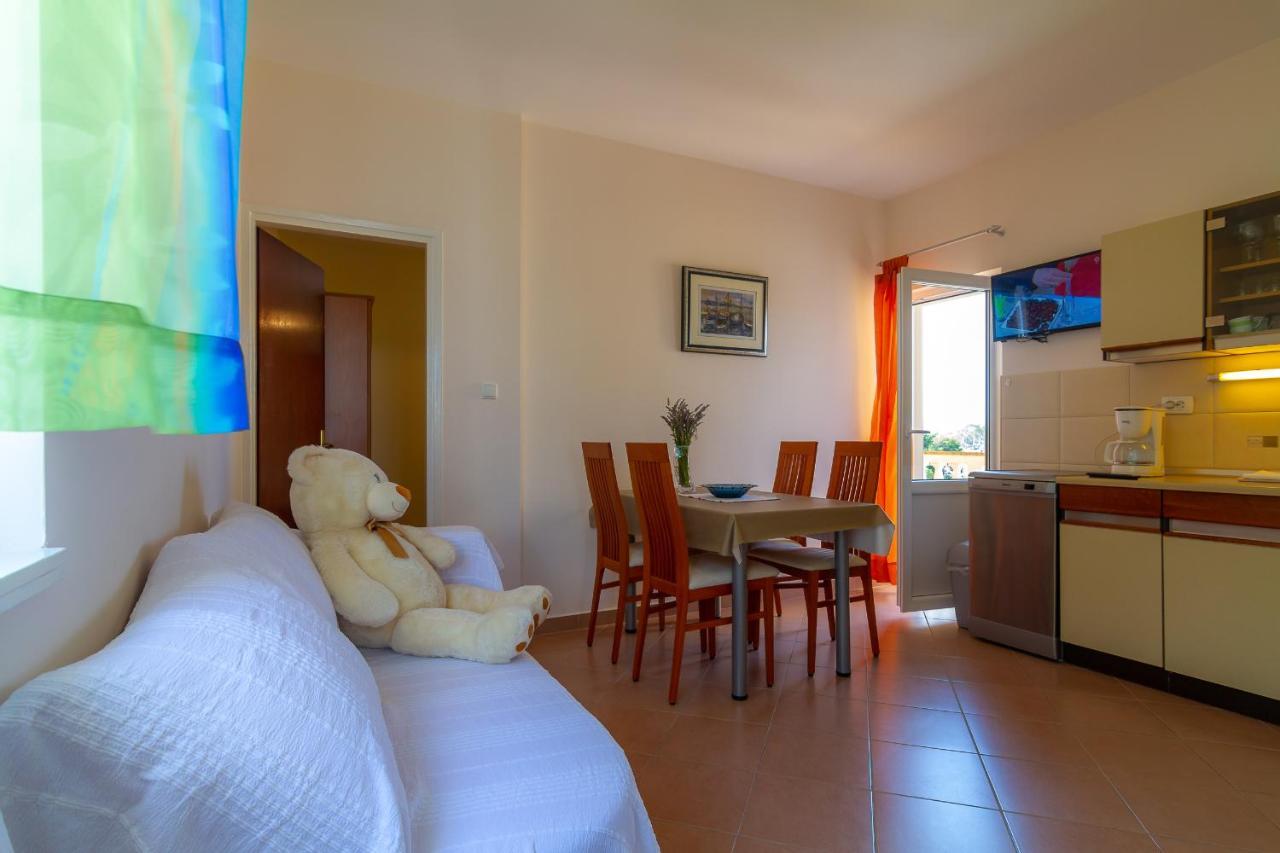 Apartman Haus Maja Banjol Extérieur photo