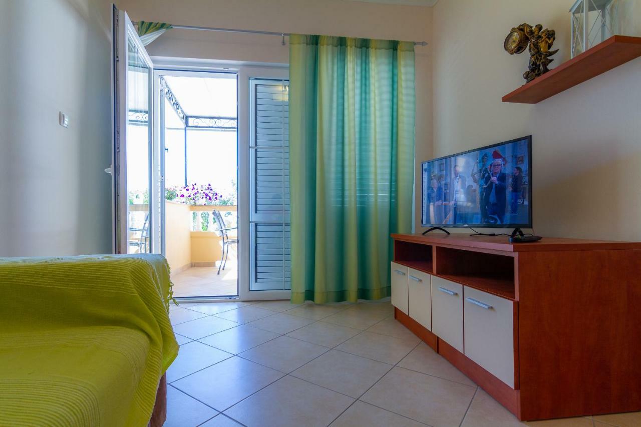 Apartman Haus Maja Banjol Extérieur photo