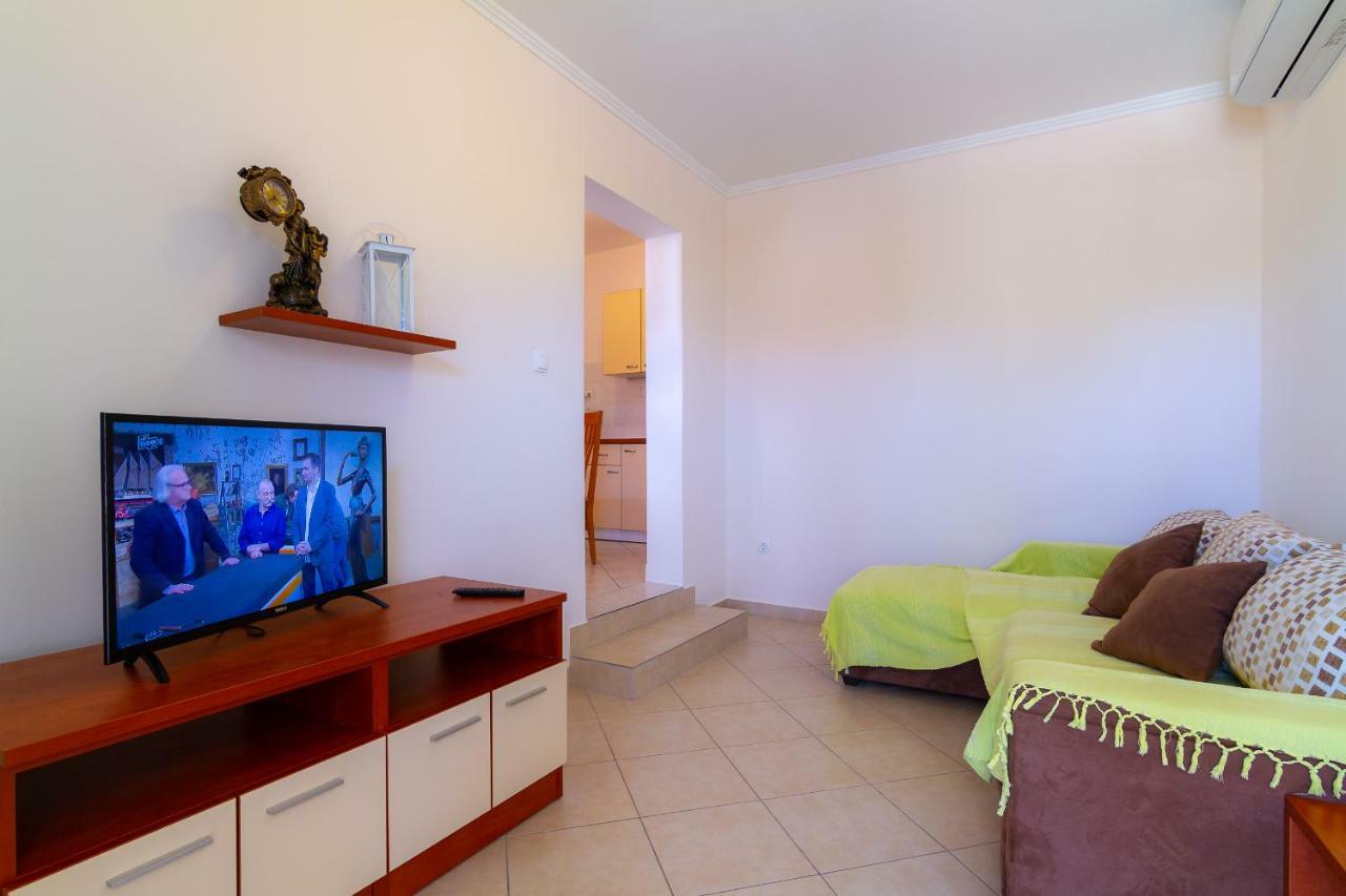 Apartman Haus Maja Banjol Extérieur photo